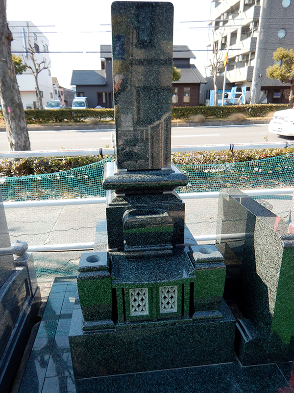 緑御影石中目(インド産)